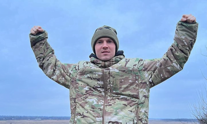 Футбол зі зброєю в руках. Хто і як з українського футбольного світу допомагає Україні під час війни 14 Корнієнко допомагає Україні