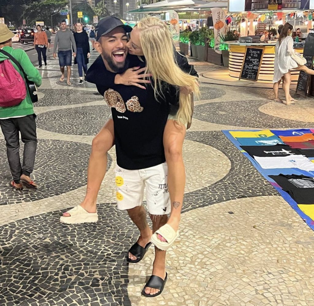 Alicia Lehmann having fun with Douglas Lees