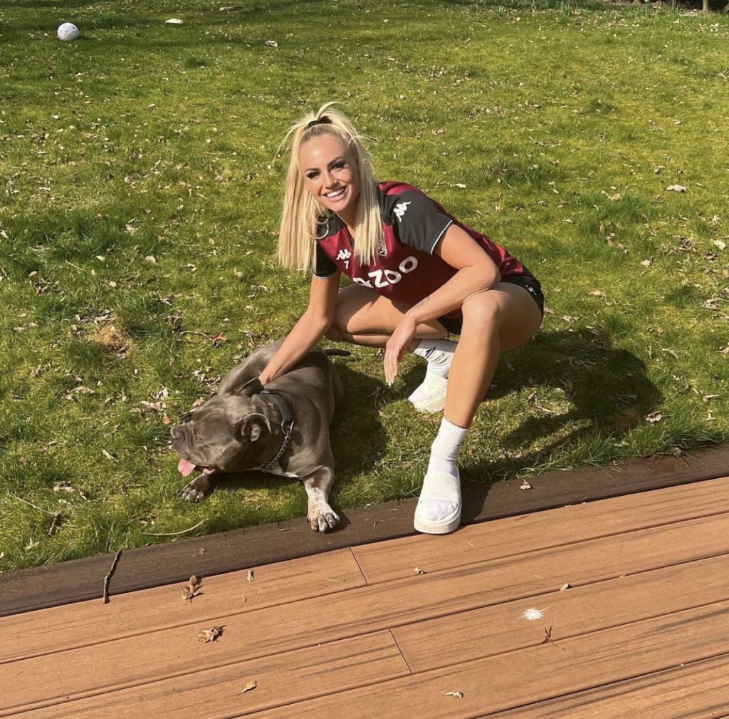 Alisha Lehmann with her pet